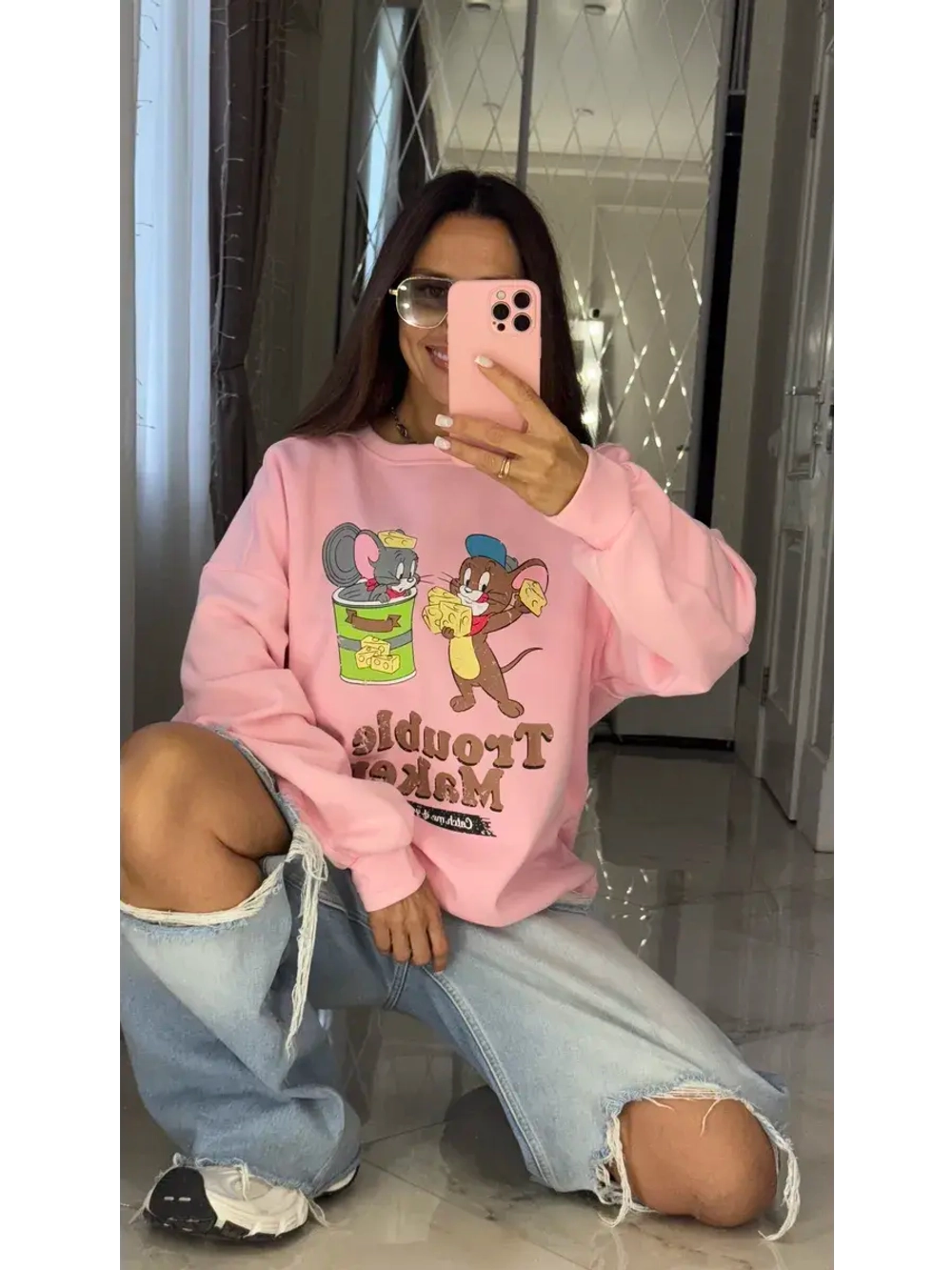 Свитшот женский с мультяшным принтом oversize