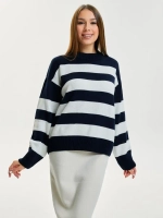 Джемпер стильный в полоску