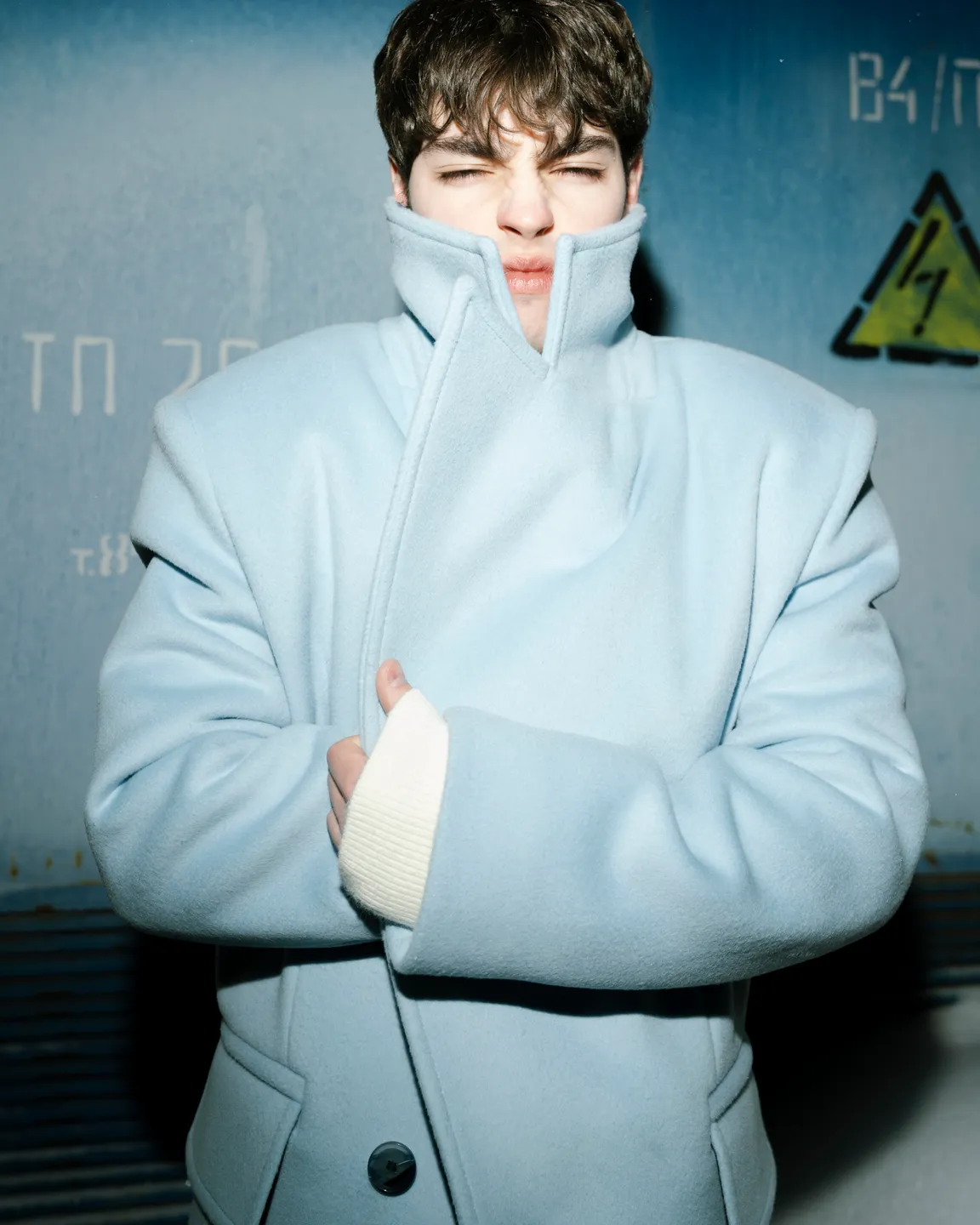 Голубое пальто 