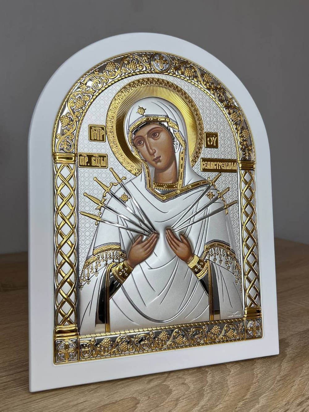 Семистрельная БМ, икона арочная, белое дерево 206х275