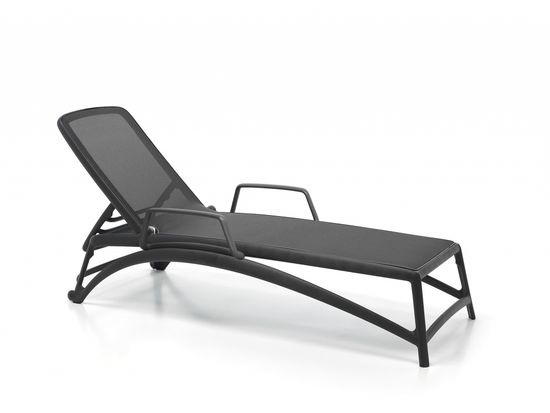 Шезлонг-лежак пластиковый Atlantico антрацит Nardi Италия