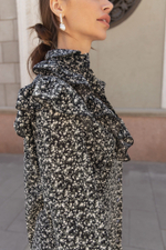 Платье рубашка на пуговках с воланами и отделкой из кружева