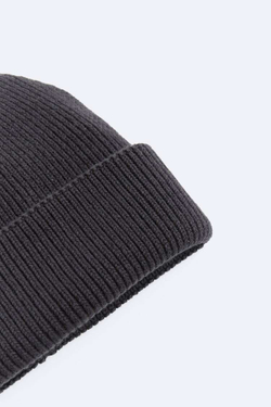 ZARA ТРИКОТАЖНАЯ ШАПКА В РУБЧИК, АНТРАЦИТОВО-СЕРЫЙ