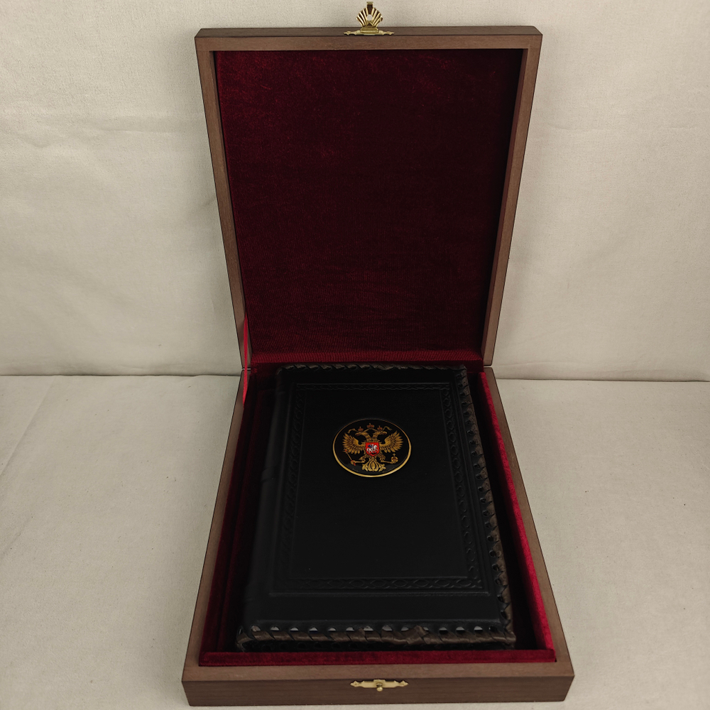 Ежедневник А5 "Герб России" (съемная обложка из натуральной кожи) в футляре