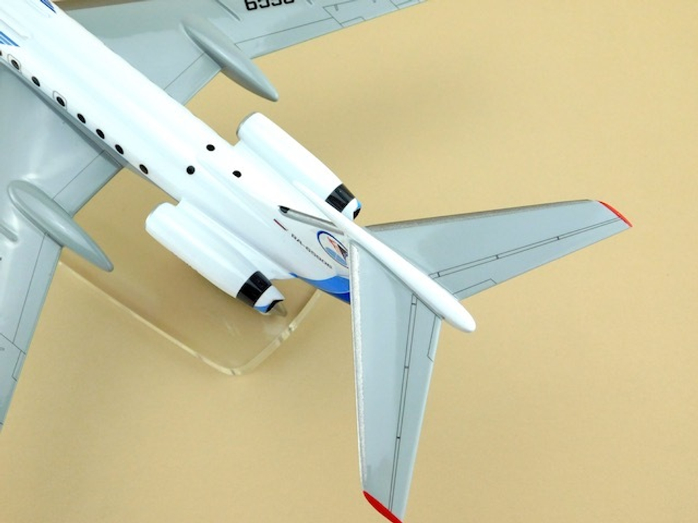 Модель самолета Ту-134А-3(М1:100, Ямал)
