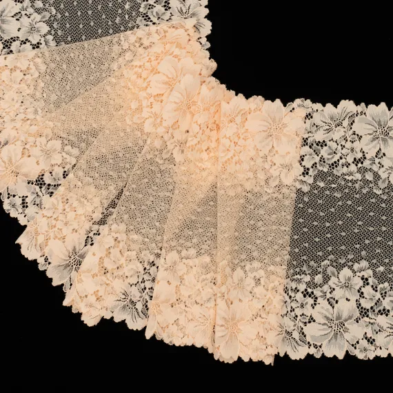 Кружево эластичное персик/бежевый 23 см