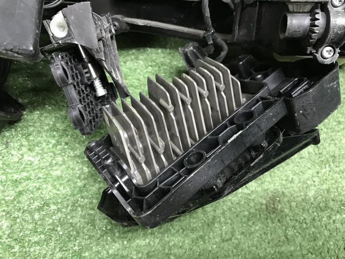 Битая Фара левая Zeekr X (2023-н.в.) LED