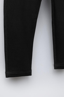 ZARA ТЕРМОЛЕГИНСЫ ИЗ ВОЛОКНА THERMOLITE ® — БАЗОВЫЙ СЛОЙ, ЧЕРНЫЙ