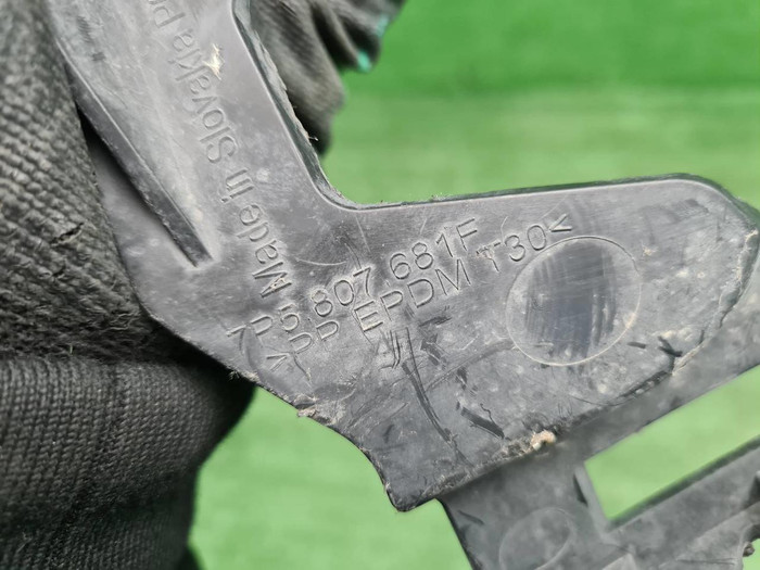 Решетка перед. бампера Porsche Cayenne 958 (14-18)