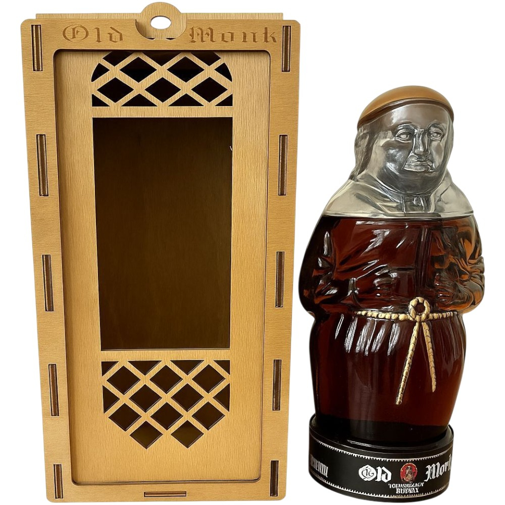 Ром Old Monk Supreme XXX Wood Box 0,75л.