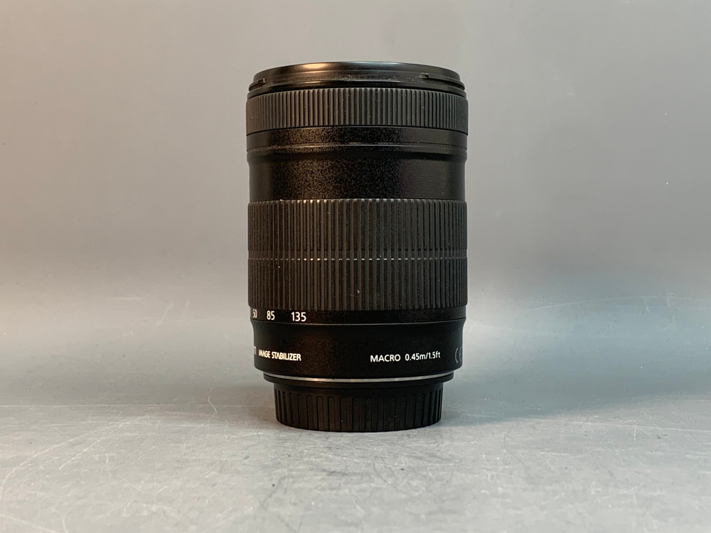 Canon EF-S 18-135mm 3.5-5.6 IS