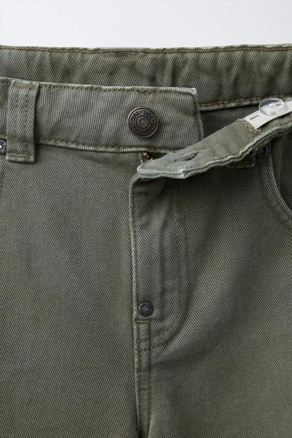 ZARA СВОБОДНЫЕ БРЮКИ ИЗ САРЖИ, ХАКИ