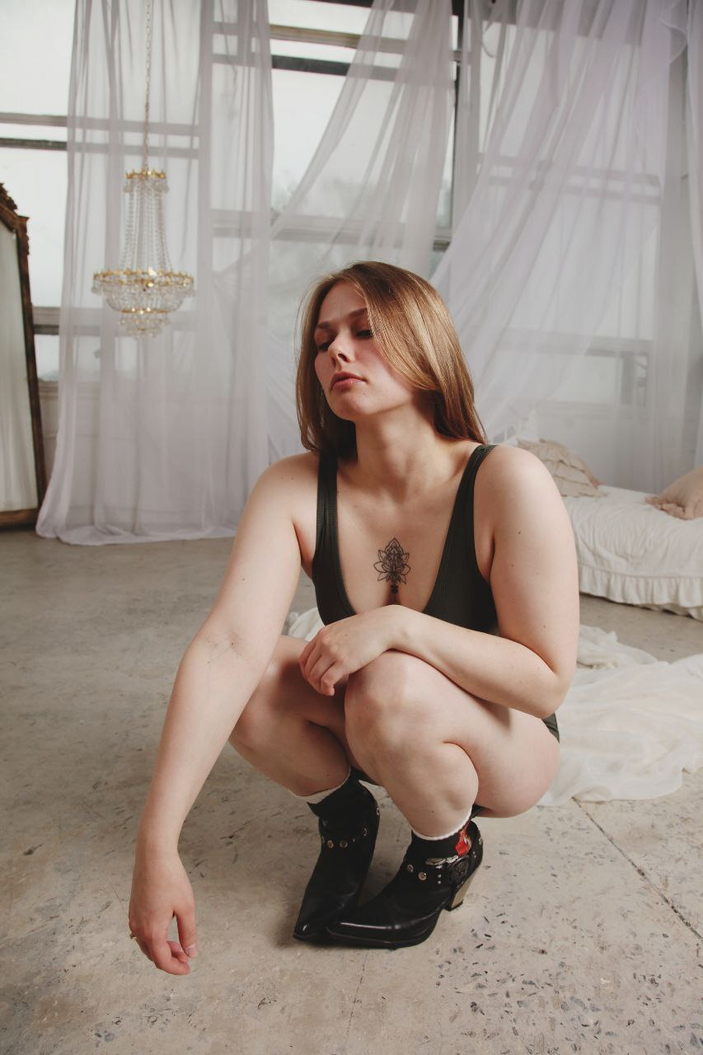Moss Noir Burn. Бралет с удлиненной чашкой