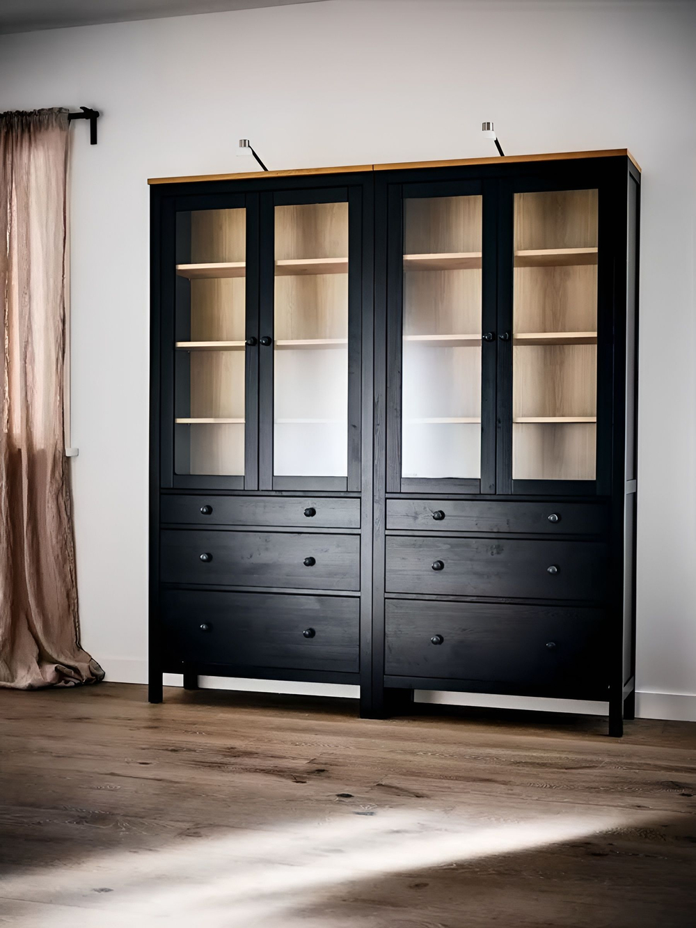 IKEA Шкаф стеклянный HEMNES стекло/стекло, 198х90х37, белый/св-коричневый, из массива дерева, КЫМОР (ХЕМНЭС ИКЕА), массив сосны