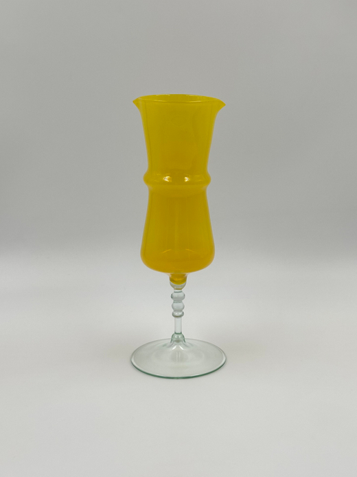 Ваза жёлтая на ножке