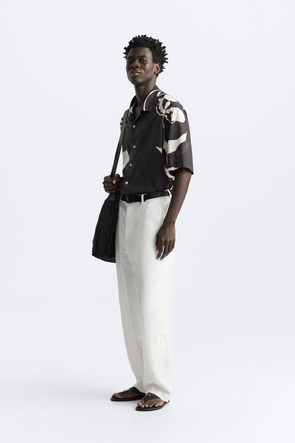 ZARA РУБАШКА ИЗ ТКАНИ С ЦВЕТОЧНЫМ ПРИНТОМ, ЧЕРНЫЙ