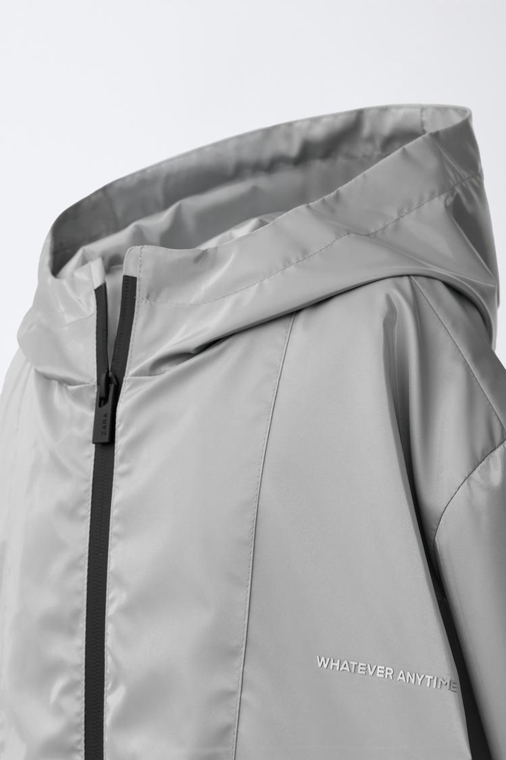 ZARA ПРОРЕЗИНЕННАЯ КУРТКА С КАПЮШОНОМ WATER REPELLENT, СЕРЕБРИТСЫЙ