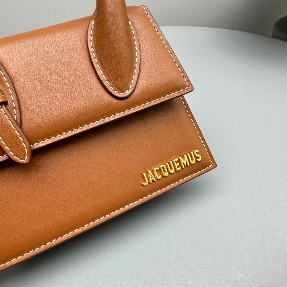 Jacquemus Le Chiquito Moyen Boucle 18 cm