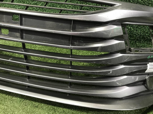 Решетка переднего бампера Toyota Camry xv70 (2017-2021)