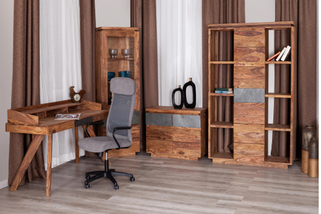 Коллекция Rosewood — это лаконичная и в то же время изящная мебель из массива палисандра с роскошной текстурой и благородным природным рисунком. Все элементы оснащены деревянными направляющими, встроенной подсветкой, надёжными доводчиками и скрытыми ручками, что придаёт коллекции современный и элегантный вид без лишних деталей. Оригинальное сочетание натурального палисандра и серой декоративной вставки с имитацией камня добавляет интерьеру эксклюзивности. Прочная и долговечная мебель из серии Rosewood станет стильным акцентом, создающим атмосферу уюта и вдохновения в вашем доме