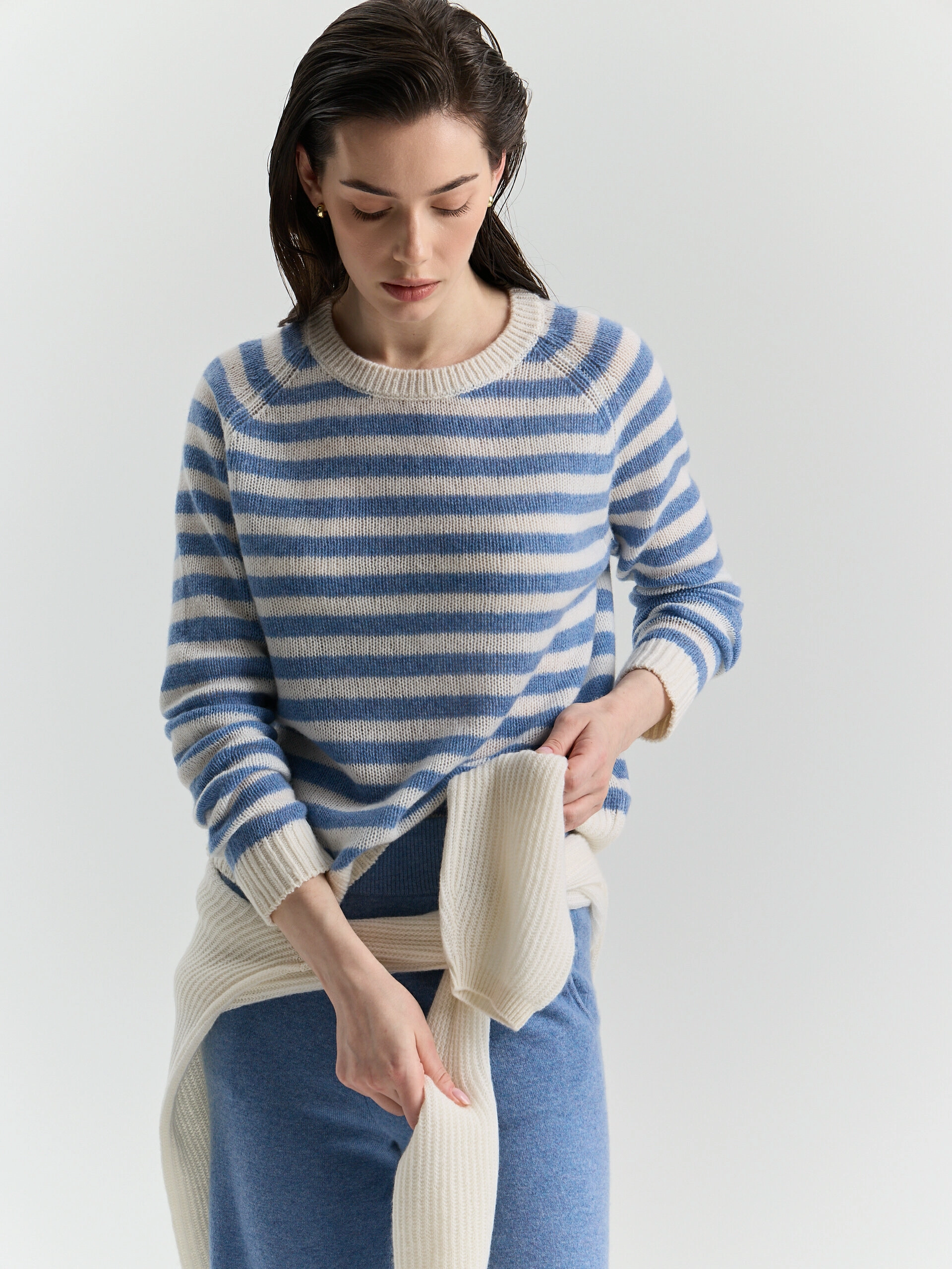 Свитер в полоску