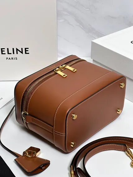 Сумка CELINE IN SMOOTH SATINATED CALFSKIN коричневая