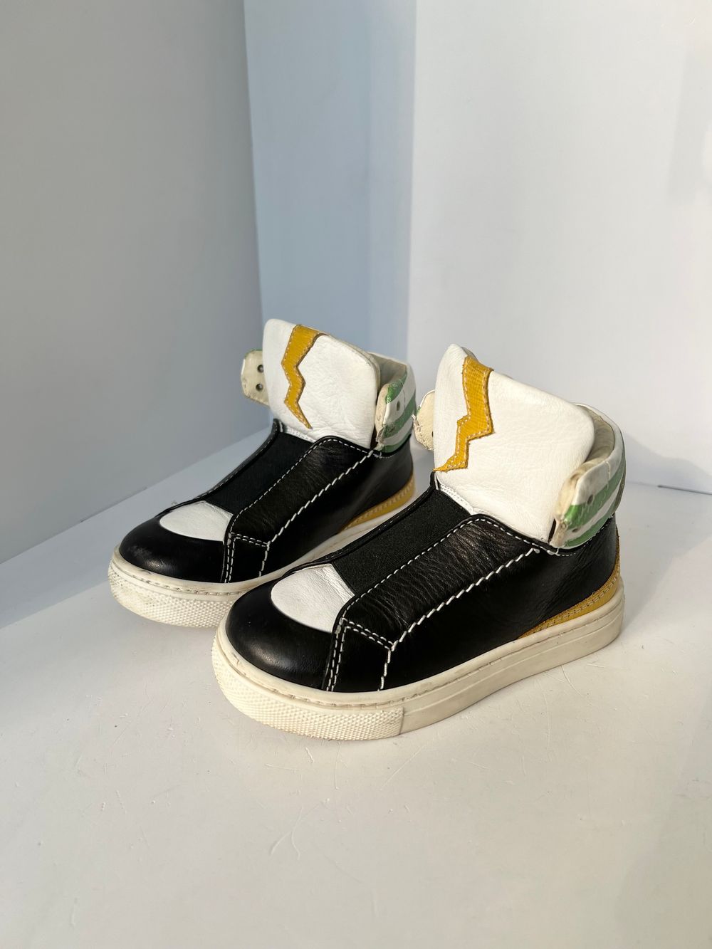 Кожаные кеды Fendi, 24