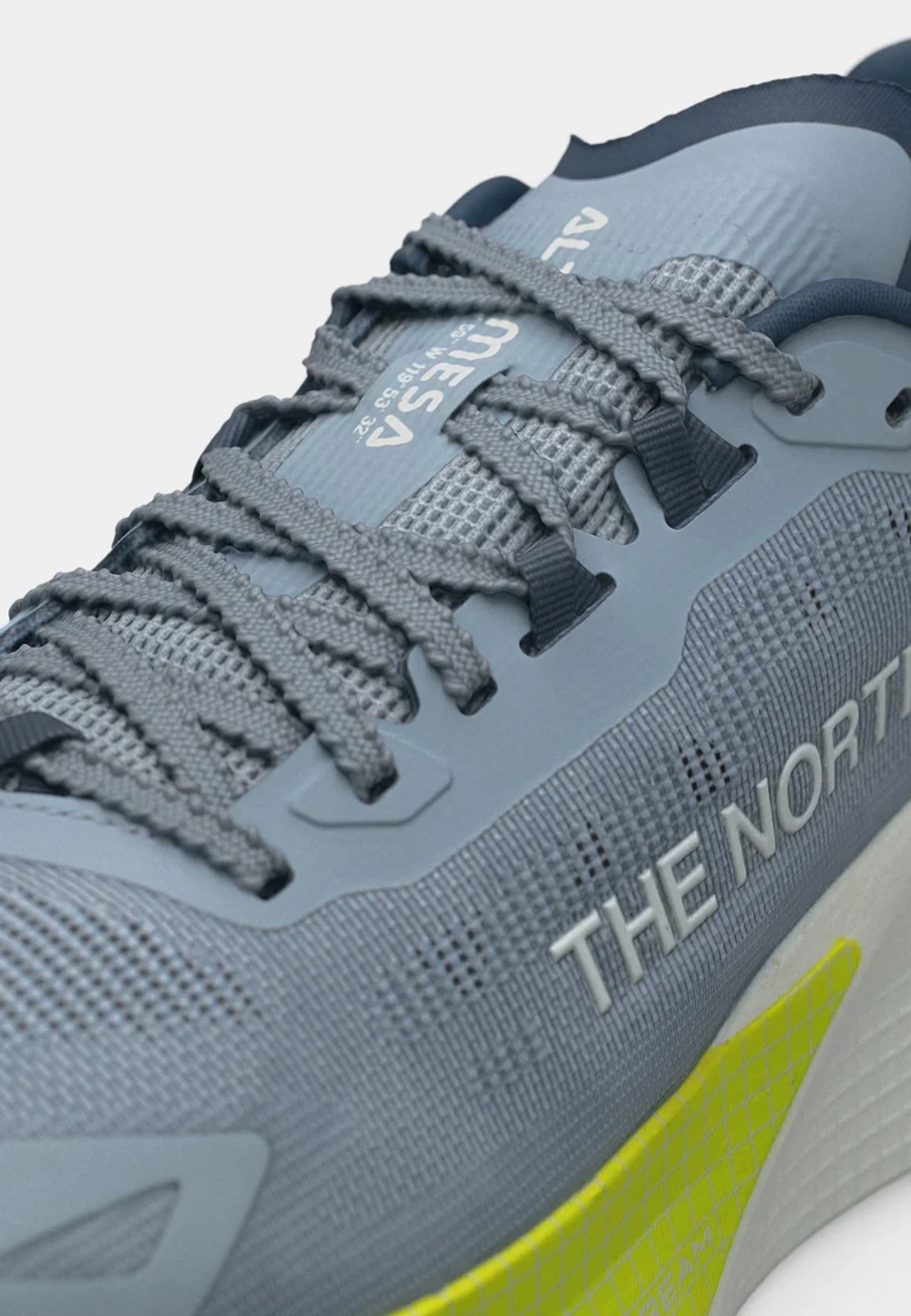 Кроссовки для бега The North Face ALTAMESA 500 V2 frost grey/fizz lime