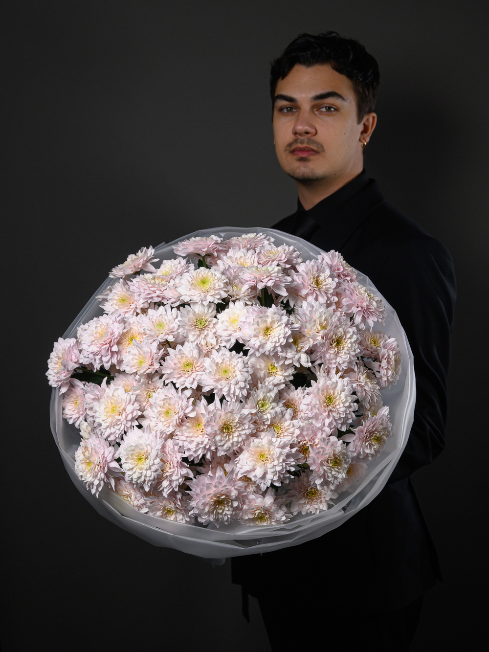 Моно букет из 15 цветных хризантем