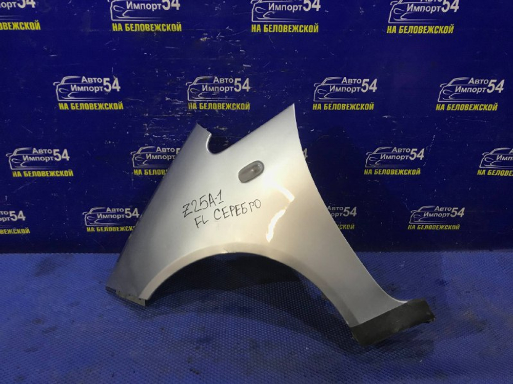 Крыло переднее левое MITSUBISHI COLT 2003