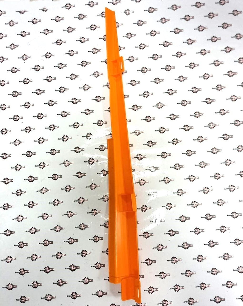 Уголок рамки капота декоративный левый нижний | 332/P5275 | JCB 3cx 4cx 5cx аналог