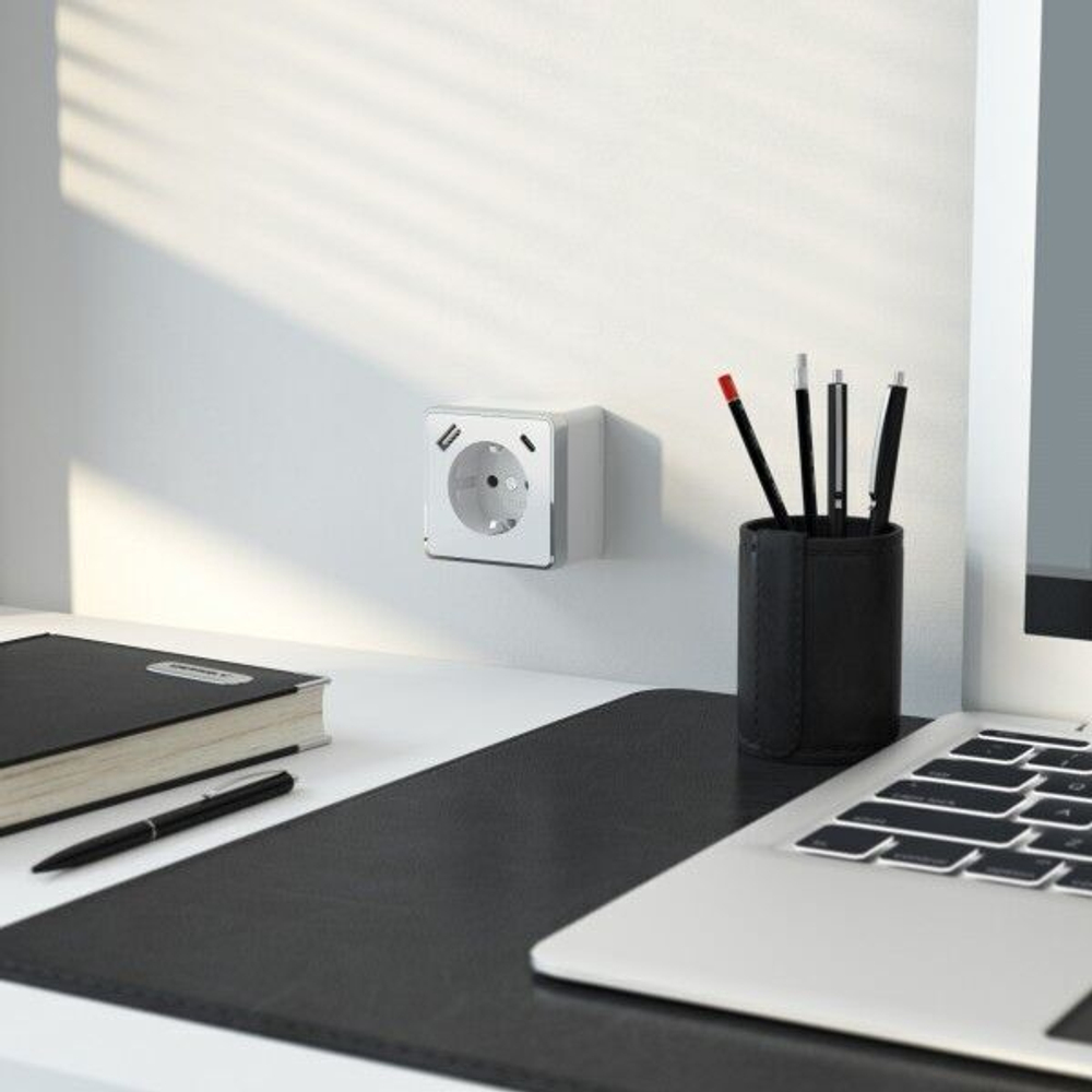 Розетка с заземлением, шторками и USB тип A+C Gallant (белый)