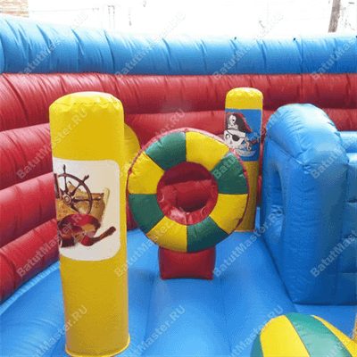 Большой надувной батут-горка "Корабль флибустьеров" 12*8*6 м