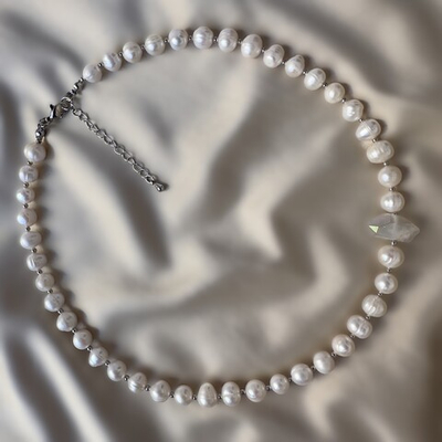 Чокер "Молочный свет"