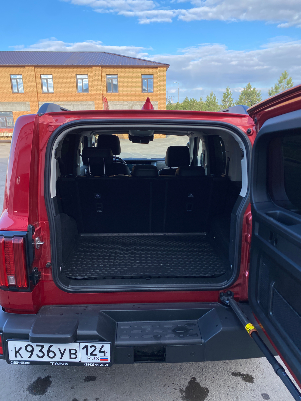 TANK 300 City Premium 2.0 8AT 4WD