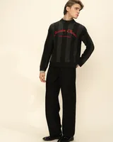 Черный свитер 