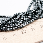 Гематит Куб бусины (имитация), цвет черный, размер около 2,3 мм, цена за отрезок 19 см (1/2 нити)