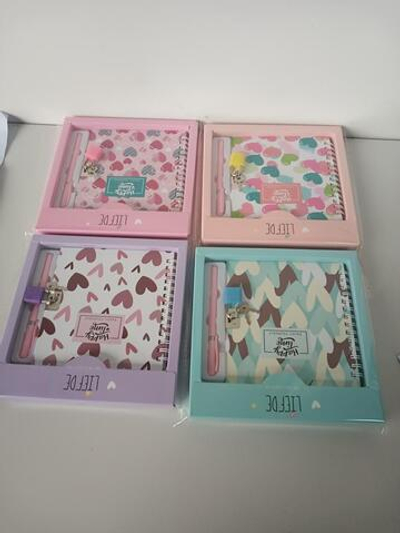 Набор блокнот 12,5*12см с ручкой "Сердечки" в коробке