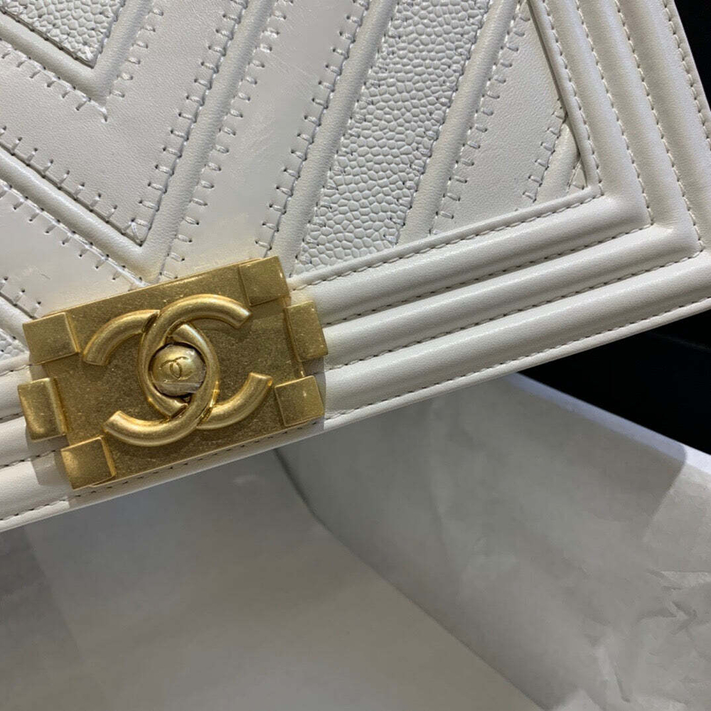 Chanel Boy 25 cm