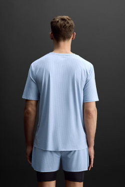 ZARA ПЕРФОРИРОВАННАЯ СПОРТИВНАЯ ФУТБОЛКА, НЕБЕСНО-ГОЛУБОЙ