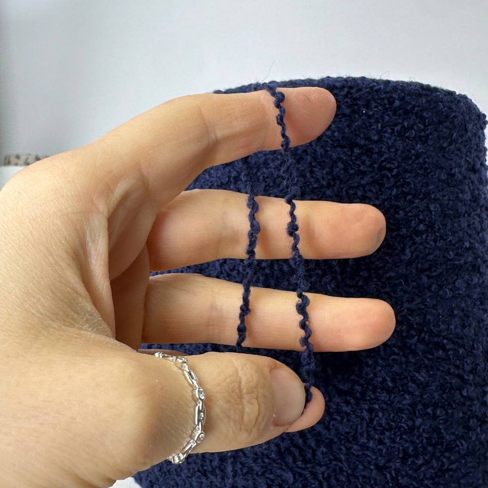 VELLO - Zegna Baruffa; 87% меринос, 5% кашемир, 8 % п/а; Букле; 300м/100гр; col.008802, цвет: темно-синий