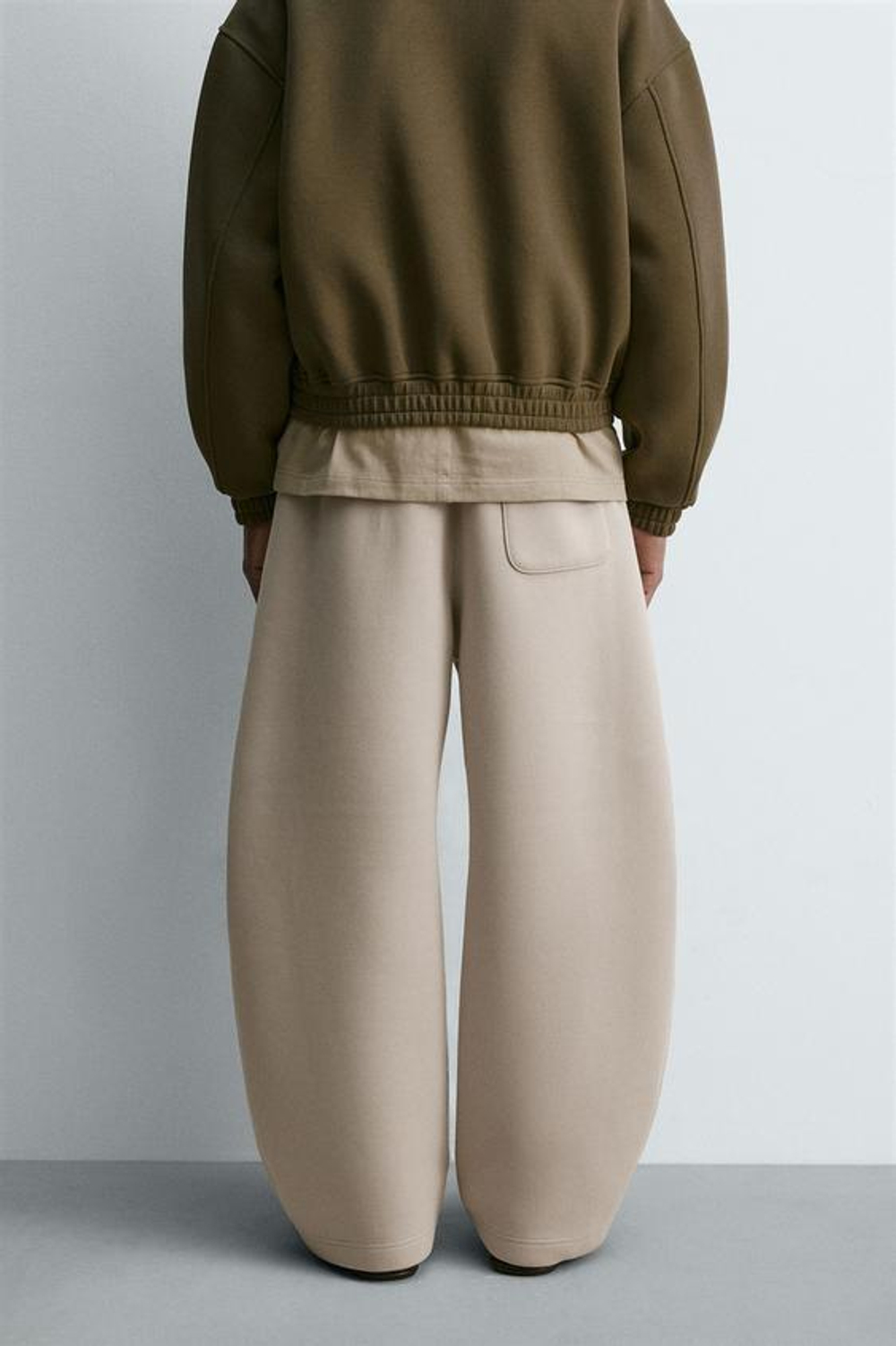 ZARA БРЮКИ BALLOON FIT С ЭФФЕКТОМ НЕОПРЕНА, КАМЕННЫЙ