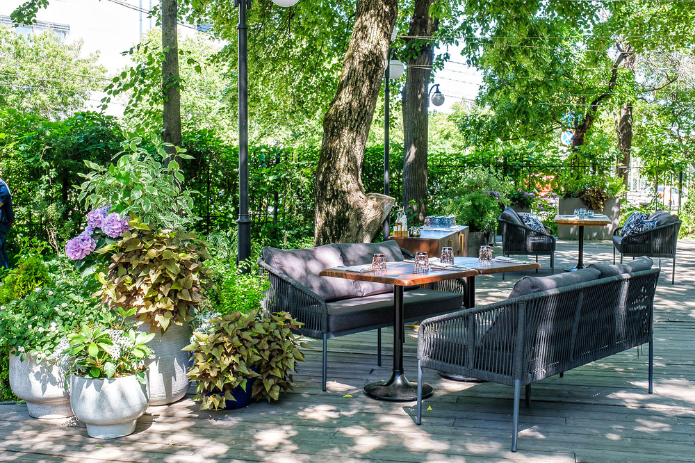 "Лугано" диван 3-местный плетеный из роупа, каркас алюминий темно-серый (RAL7024) муар, роуп темно-серый круглый, ткань темно-серая YB25-0027