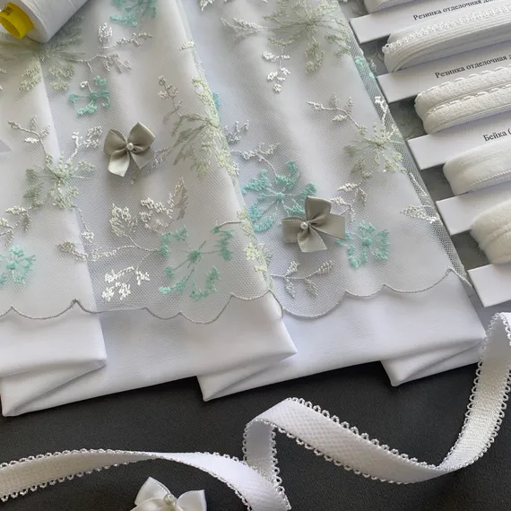 Вышивка на сетке светло-серый/ментол 20 см