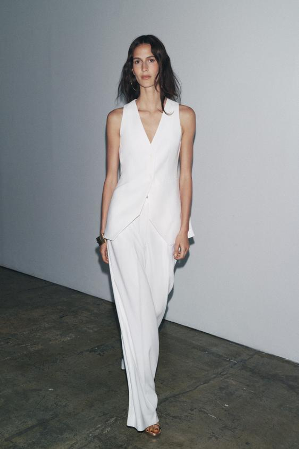 ZARA ШИРОКИЕ БРЮКИ С ЗАЩИПАМИ — ZW COLLECTION, ЭКРЮ