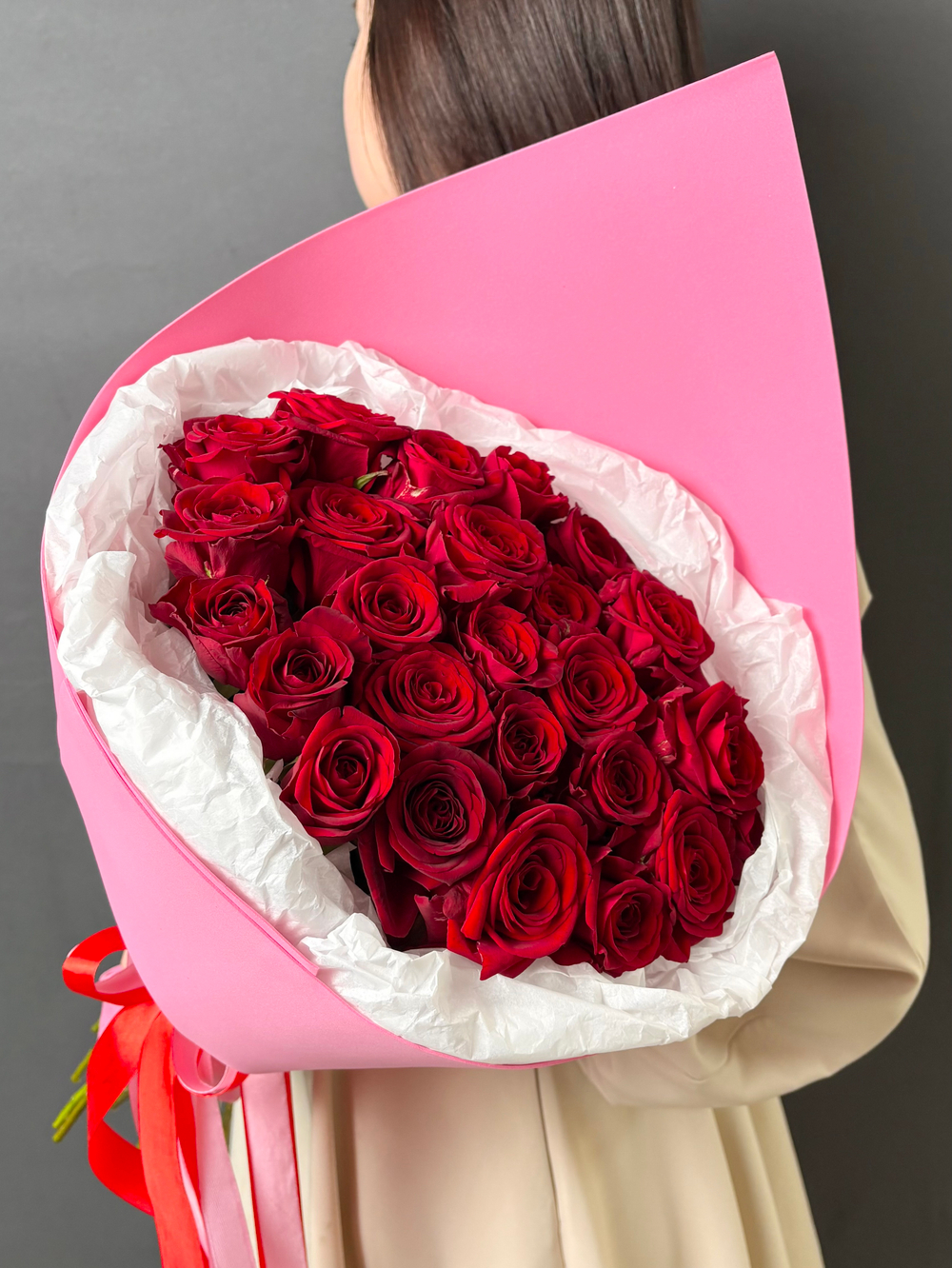 25 красных роз 50 см
