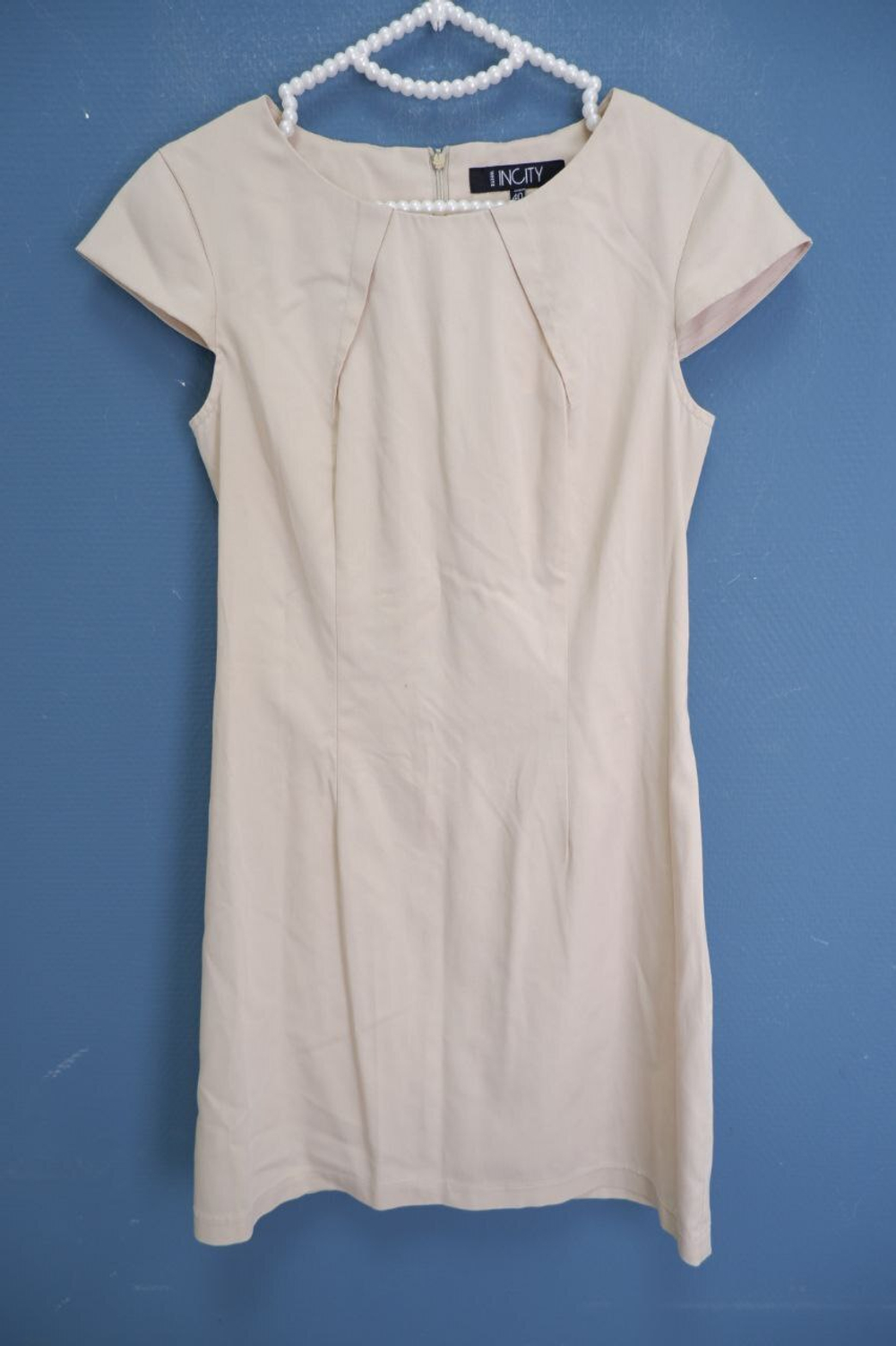 Платье Incity светлое 40 размер