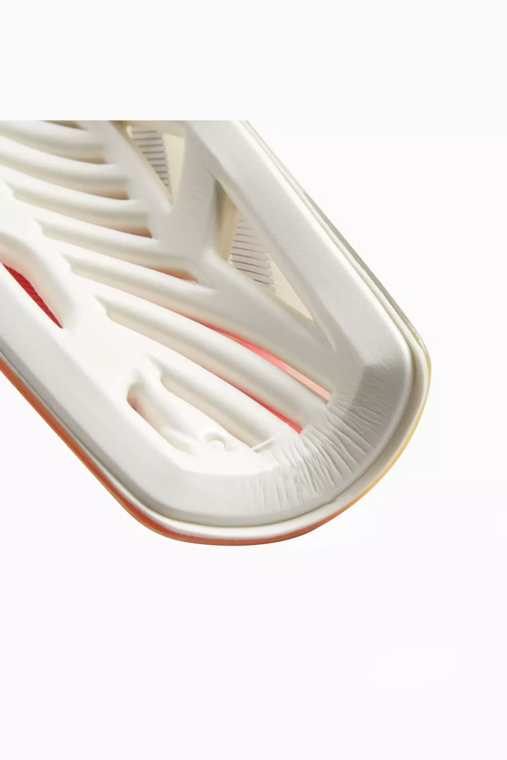 Футбольные щитки adidas Tiro League