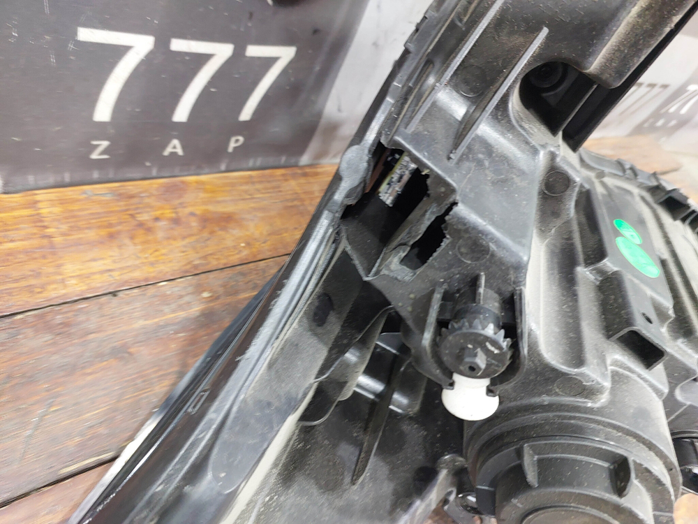 Фара правая LED с дефектом Geely Cityray, Boyue Cool 23-нв Б/У Оригинал 6608090293