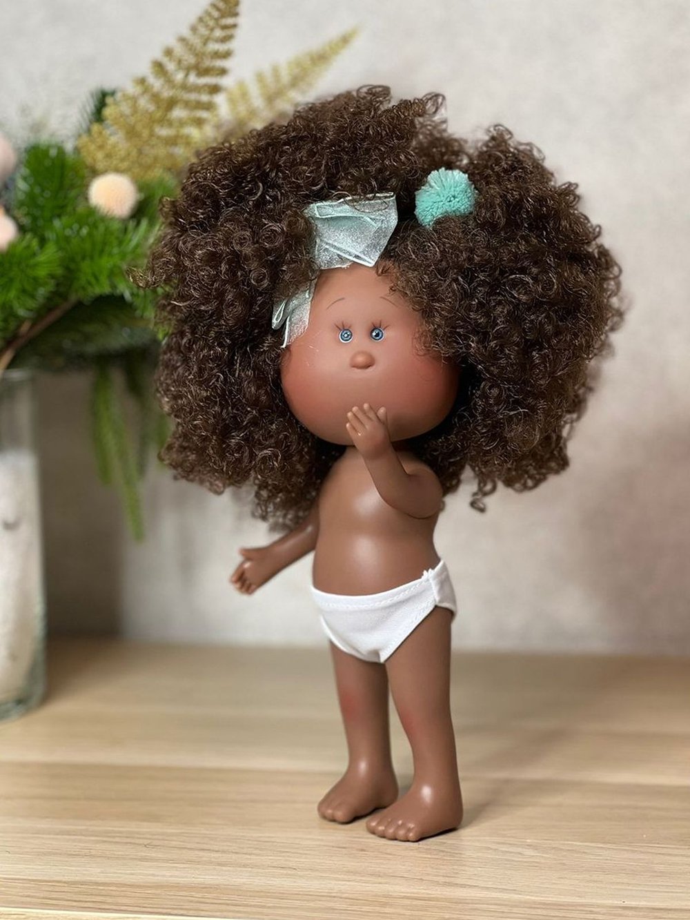 Кукла Nines виниловая 30см MIA в пакете (3401M2)